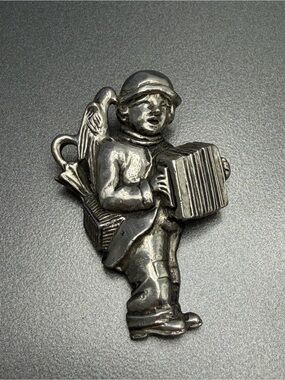 🙈2/$40 Vintage Boy Accordion Pin -Pot Metal